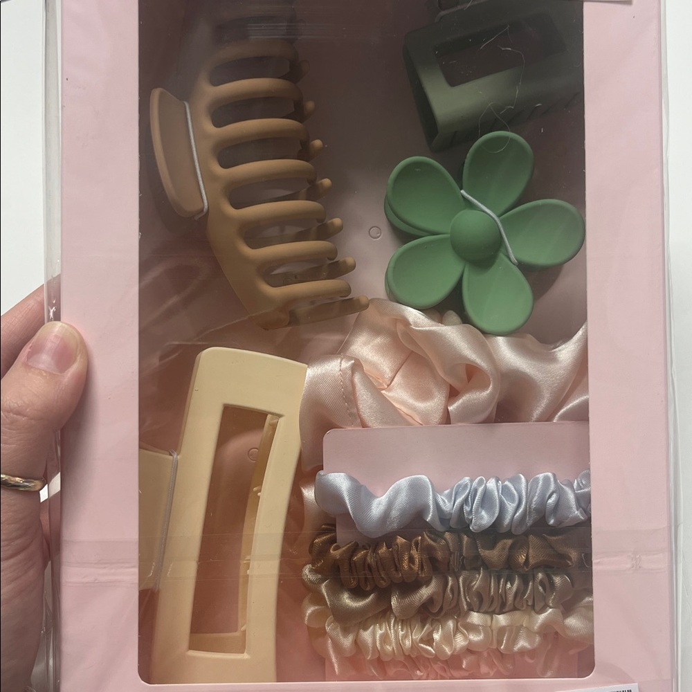 Hair Bow Accessory Set - Picture 2 of 2